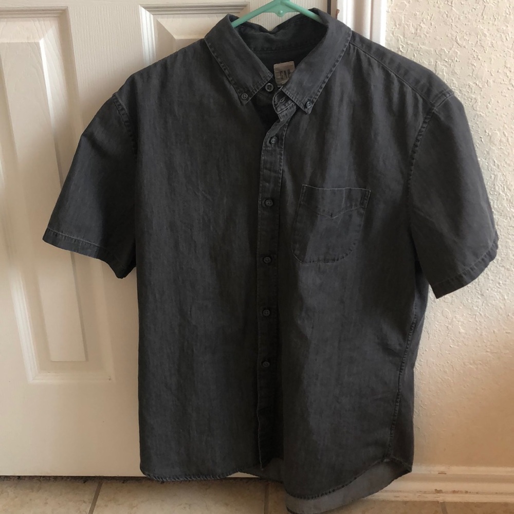 BUNDLE! (4)Men’s Gap ButtonUp Short-Sleeved Shirts - Picture 1 of 4